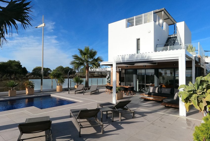 Resale - VILLA -
ALGORFA - LA FINCA GOLF / ALGORFA