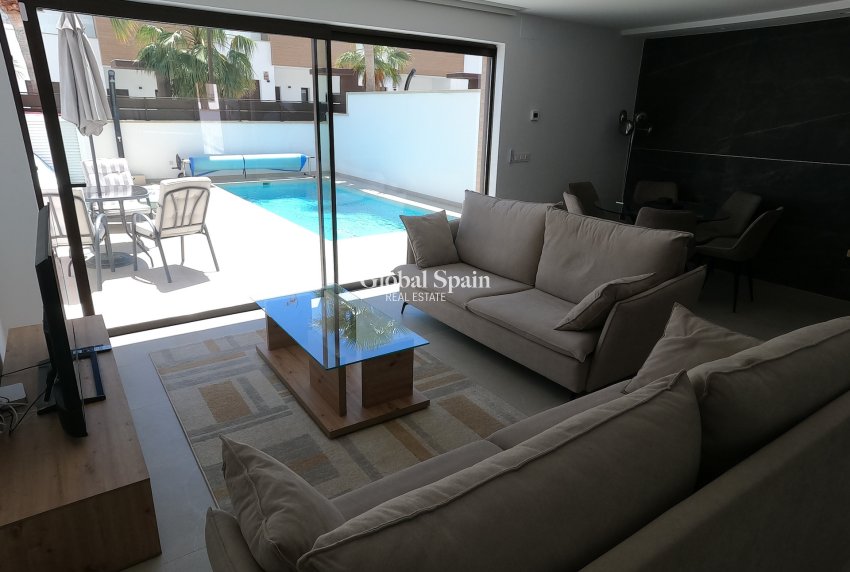 Resale - VILLA -
ALGORFA - LA FINCA GOLF / ALGORFA
