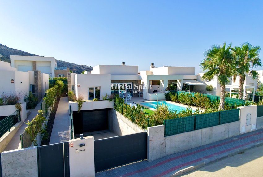 Resale - VILLA -
ALGORFA - LA FINCA GOLF / ALGORFA
