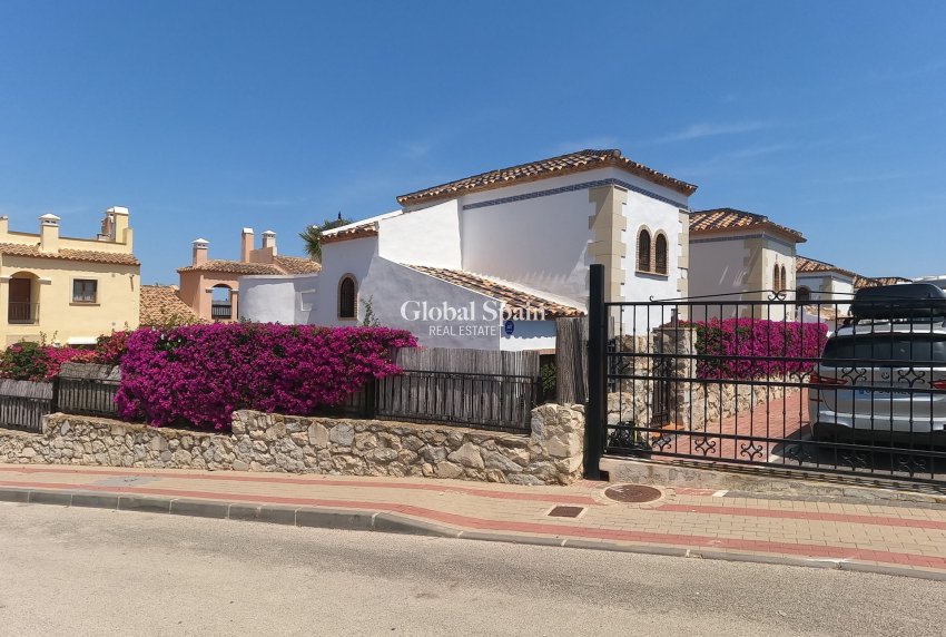 Resale - VILLA -
ALGORFA - LA FINCA GOLF / ALGORFA