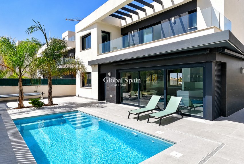 Resale - VILLA -
ALGORFA - LA FINCA GOLF / ALGORFA