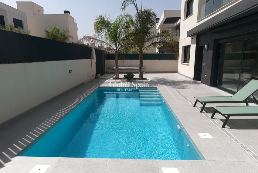 Resale - VILLA -
ALGORFA - LA FINCA GOLF / ALGORFA