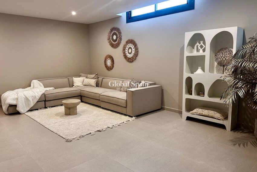 Resale - Villa -
ALGORFA - LA FINCA GOLF / ALGORFA