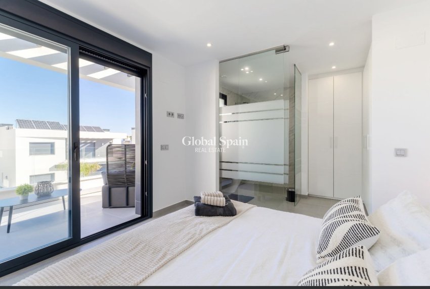 Resale - Villa -
ALGORFA - LA FINCA GOLF / ALGORFA