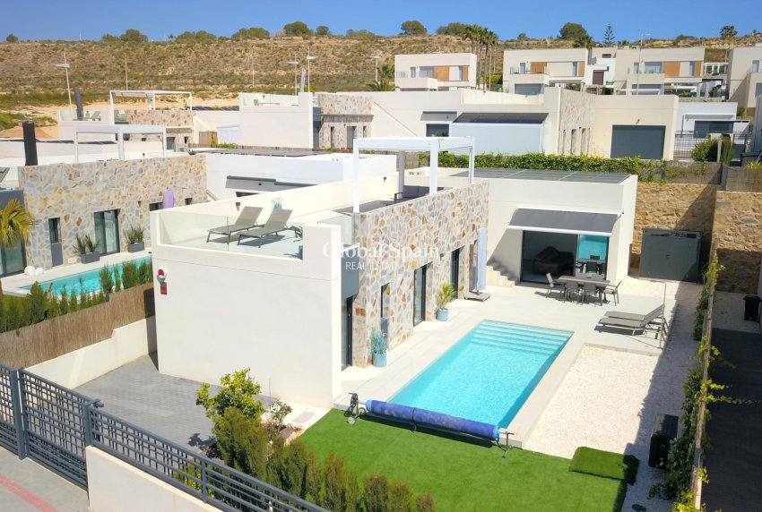 Resale - VILLA -
Algorfa - La Finca Golf Resort