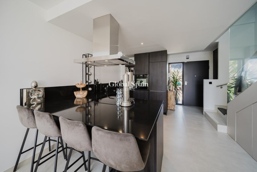 Resale - VILLA -
ALGORFA - La Finca Golf