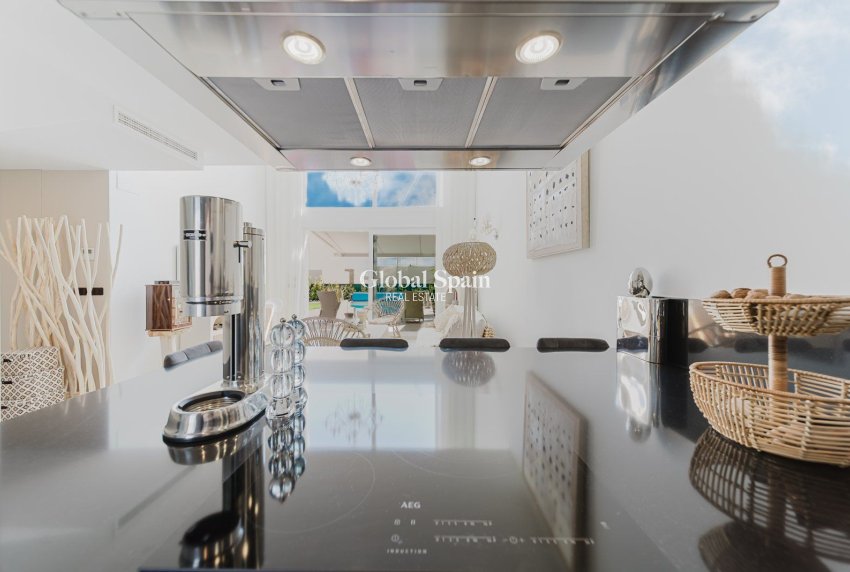 Resale - VILLA -
ALGORFA - La Finca Golf