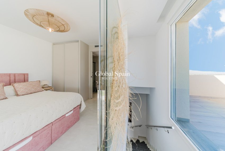 Resale - VILLA -
ALGORFA - La Finca Golf