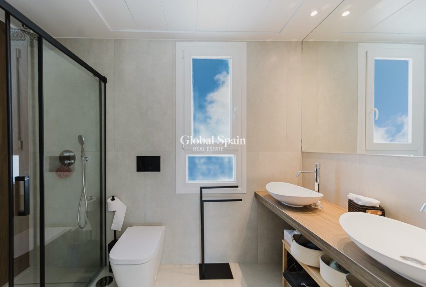 Resale - VILLA -
ALGORFA - La Finca Golf