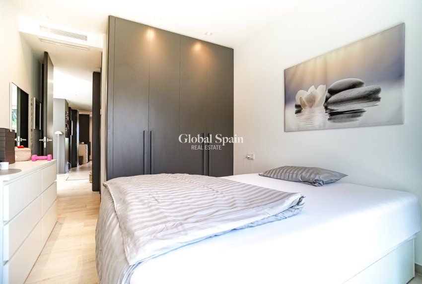 Resale - VILLA -
ALGORFA - La Finca Golf