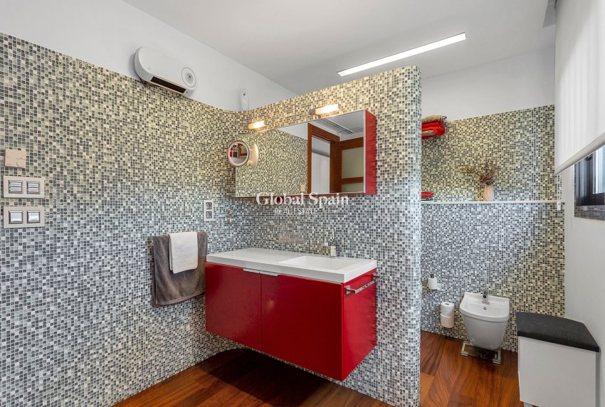 Resale - Villa -
Algorfa - La Finca Golf