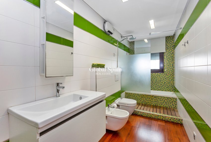 Resale - Villa -
Algorfa - La Finca Golf