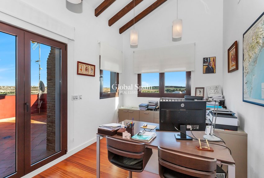 Resale - Villa -
Algorfa - La Finca Golf