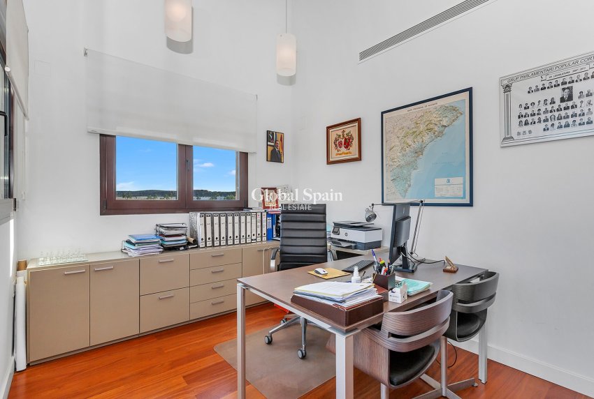 Resale - Villa -
Algorfa - La Finca Golf