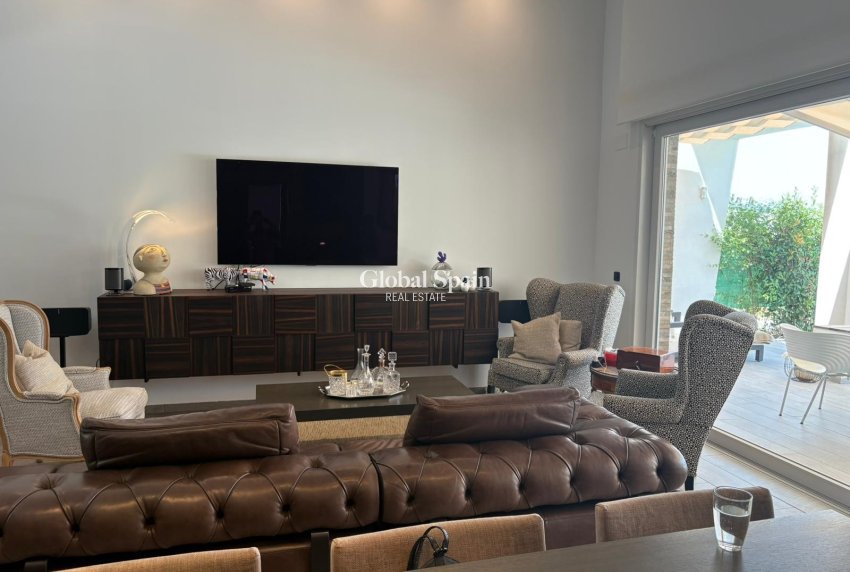 Resale - Villa -
ALGORFA - La Finca Golf