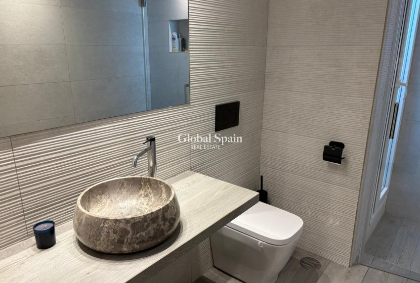 Resale - Villa -
ALGORFA - La Finca Golf