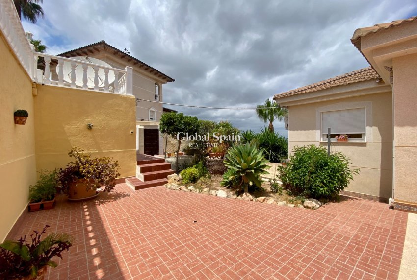 Resale - VILLA -
ALGORFA - Lomas De La Juliana