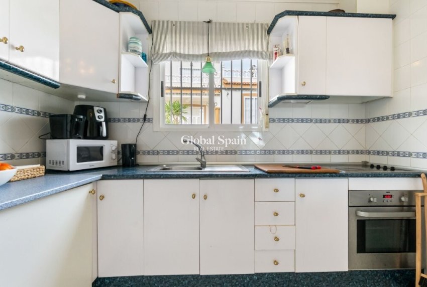 Resale - VILLA -
ALGORFA - Montemar