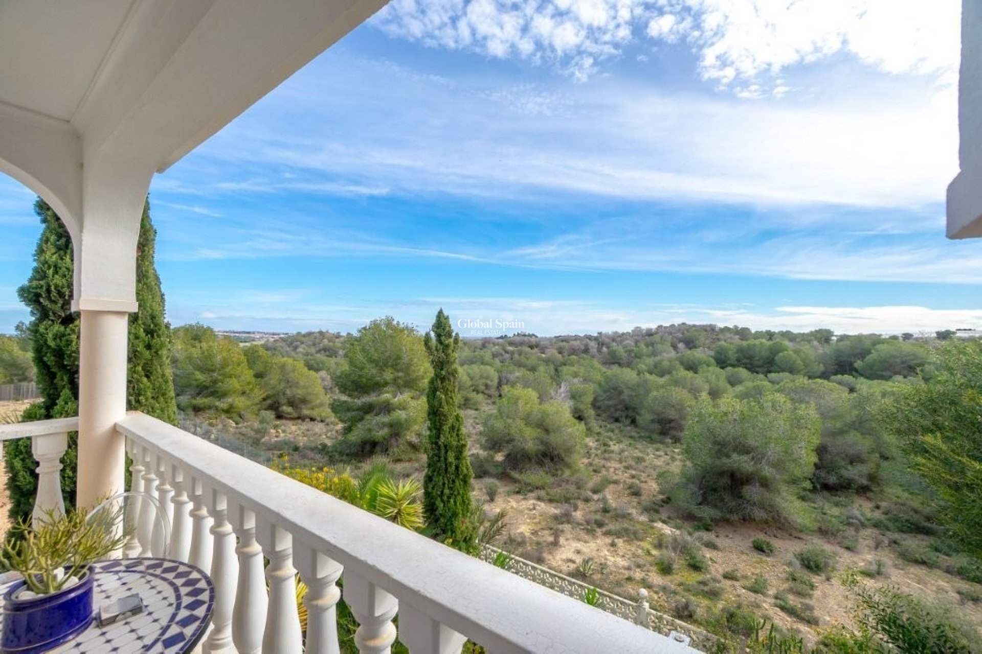Resale - VILLA -
ALGORFA - Montemar