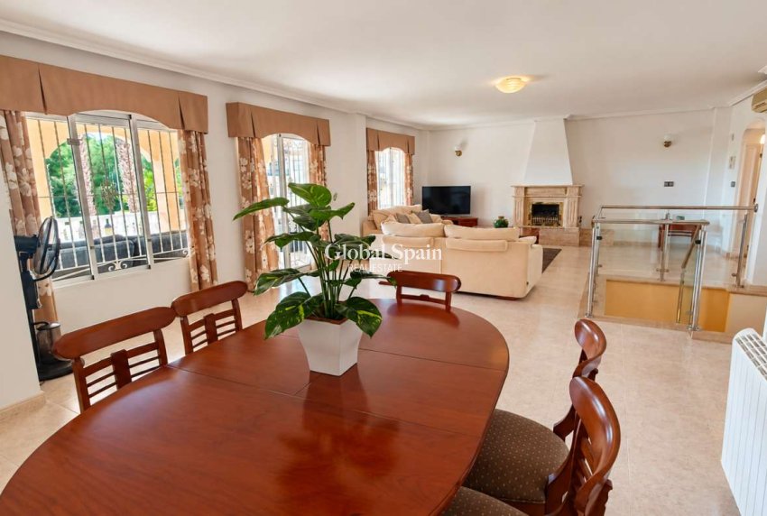 Resale - VILLA -
ALGORFA - Montemar