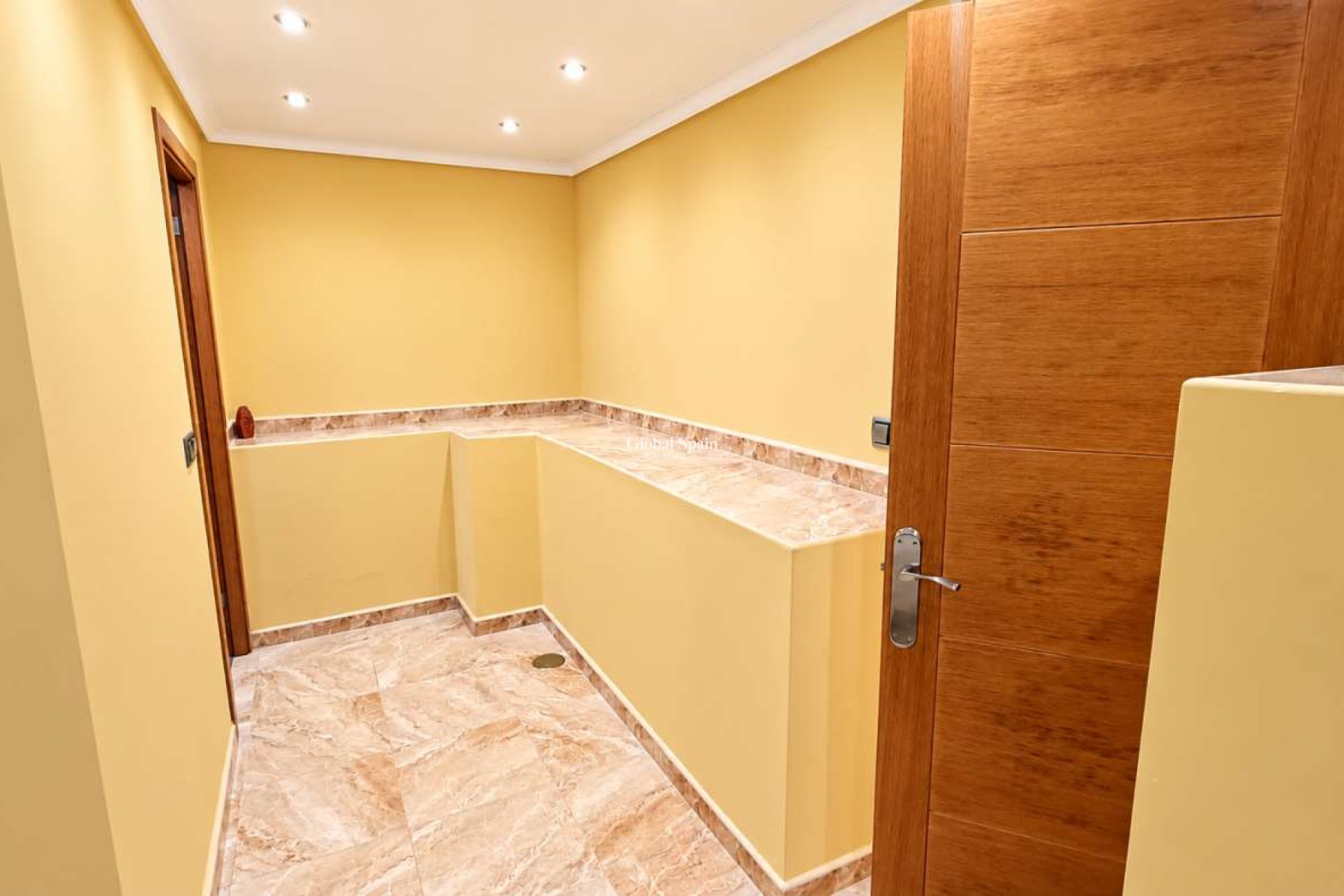 Resale - VILLA -
ALGORFA - Montemar