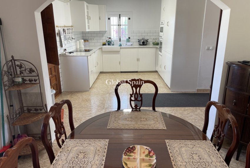 Resale - VILLA -
ALHAMA DE MURCIA - Inland