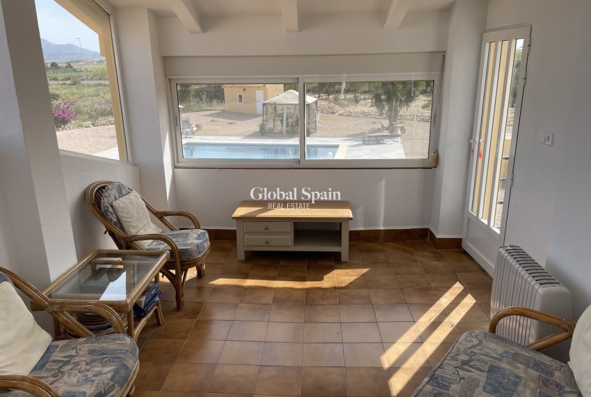 Resale - VILLA -
ALHAMA DE MURCIA - Inland