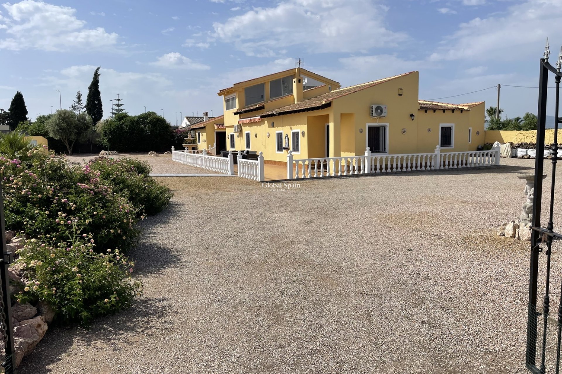 Resale - VILLA -
ALHAMA DE MURCIA - Inland