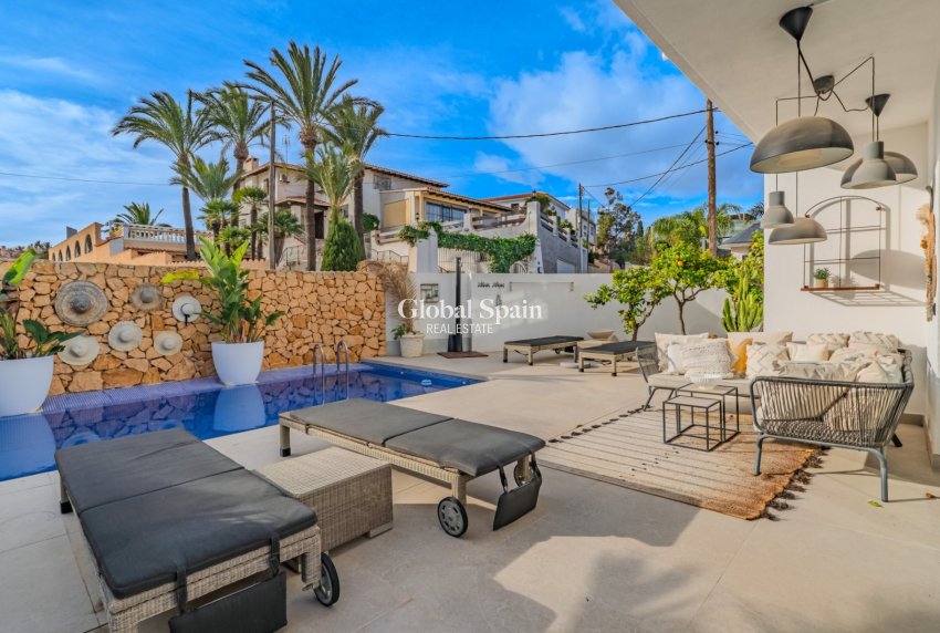 Resale - VILLA -
ALICANTE - Cabo de las Huertas