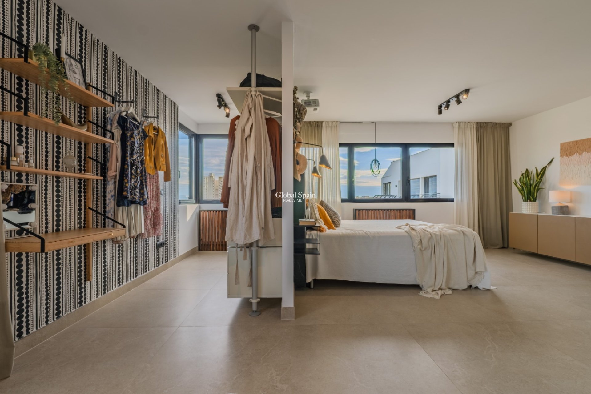 Resale - VILLA -
ALICANTE - Cabo de las Huertas