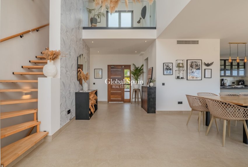 Resale - VILLA -
ALICANTE - Cabo de las Huertas