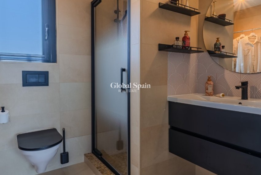Resale - VILLA -
ALICANTE - Cabo de las Huertas