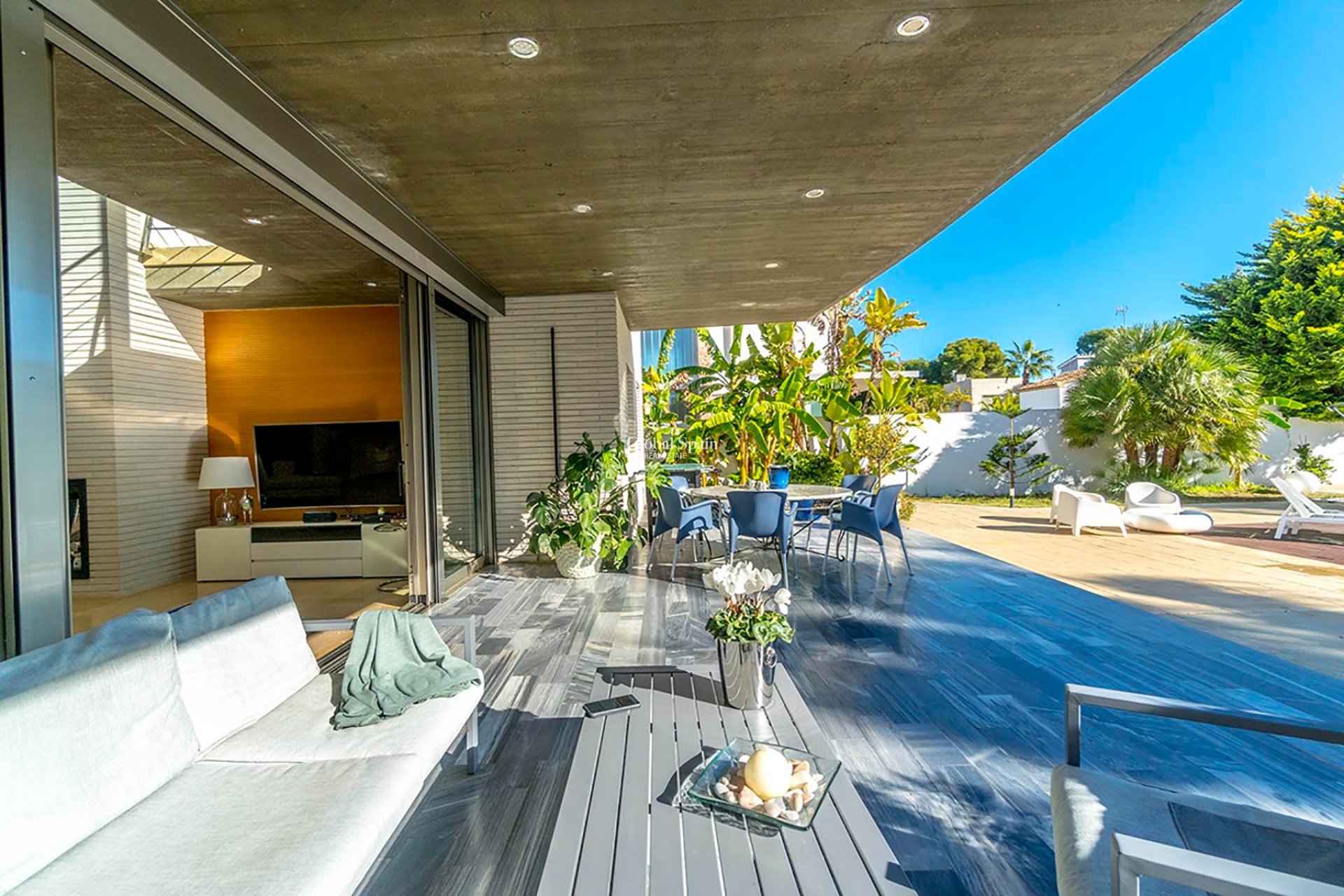 Resale - VILLA -
ALICANTE - CAMPOAMOR