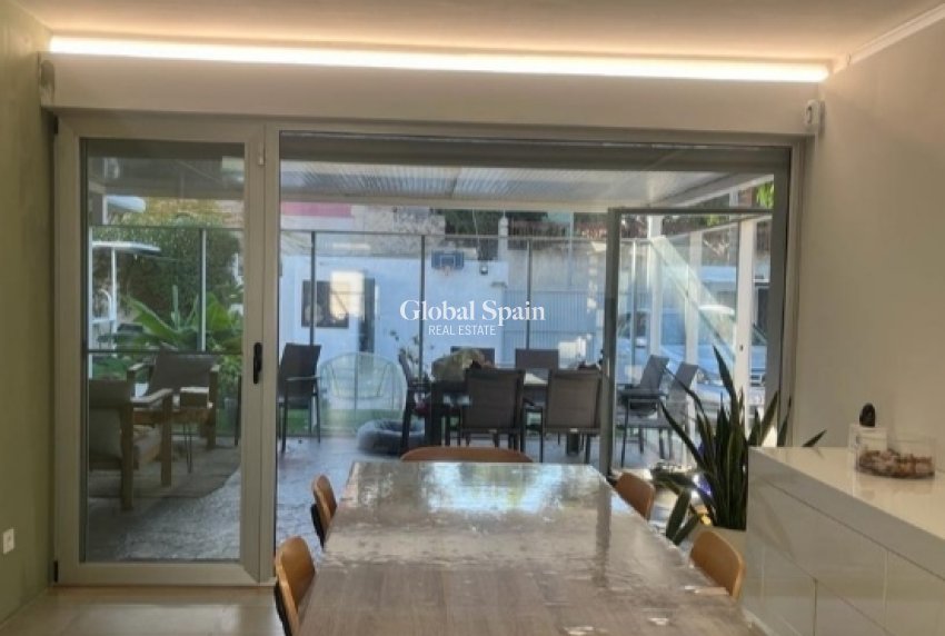 Resale - VILLA -
ALICANTE - Costa Blanca