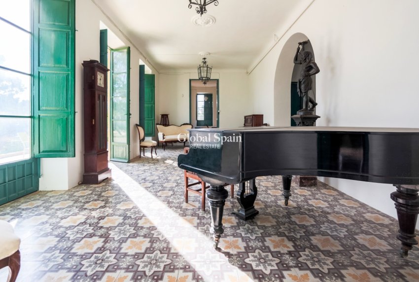 Resale - VILLA -
ALICANTE - Costa Blanca