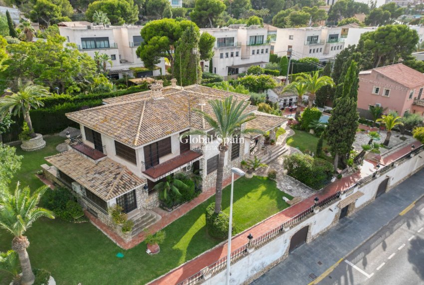 Resale - VILLA -
ALICANTE - Costa Blanca
