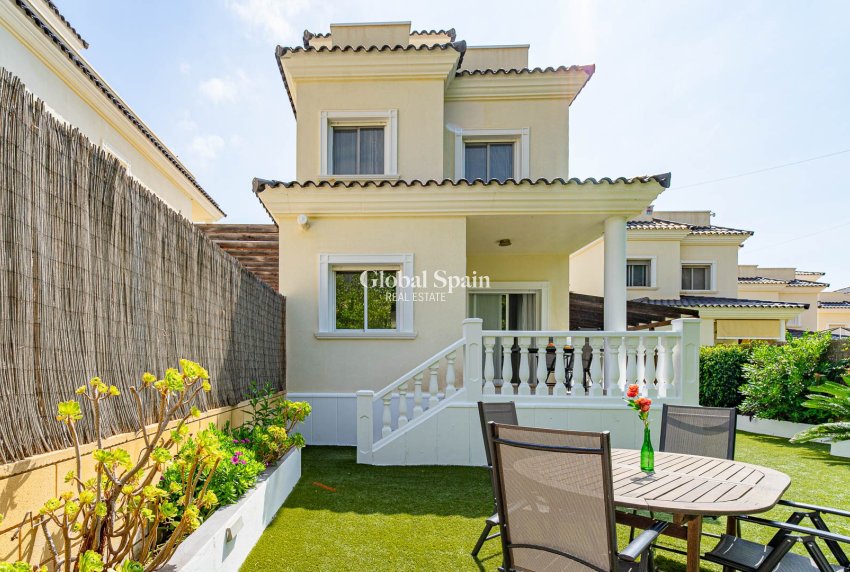 Resale - VILLA -
ALICANTE - El Campello