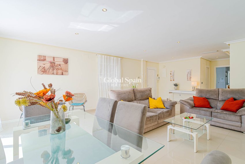 Resale - VILLA -
ALICANTE - El Campello