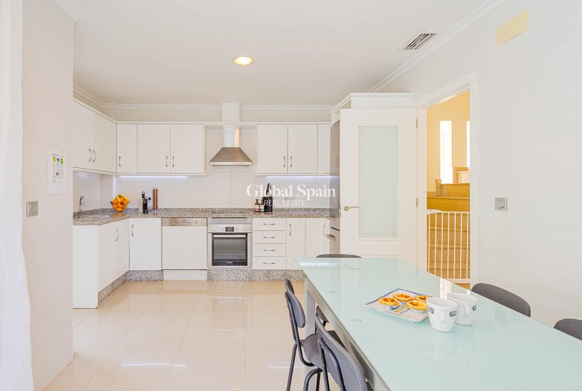 Resale - VILLA -
ALICANTE - El Campello