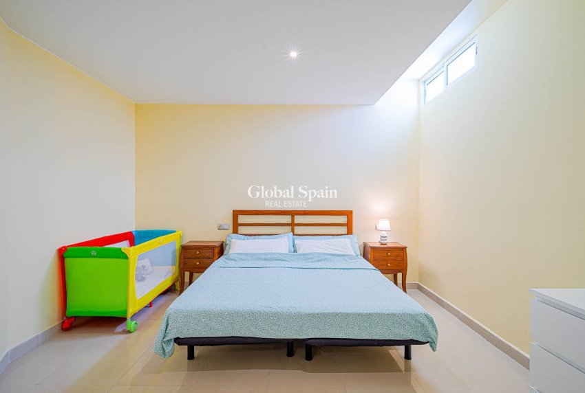 Resale - VILLA -
ALICANTE - El Campello