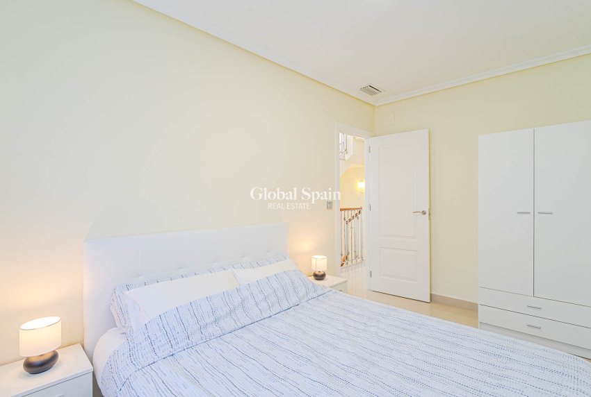 Resale - VILLA -
ALICANTE - El Campello