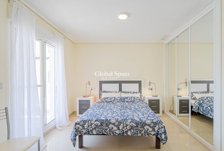Resale - VILLA -
ALICANTE - El Campello