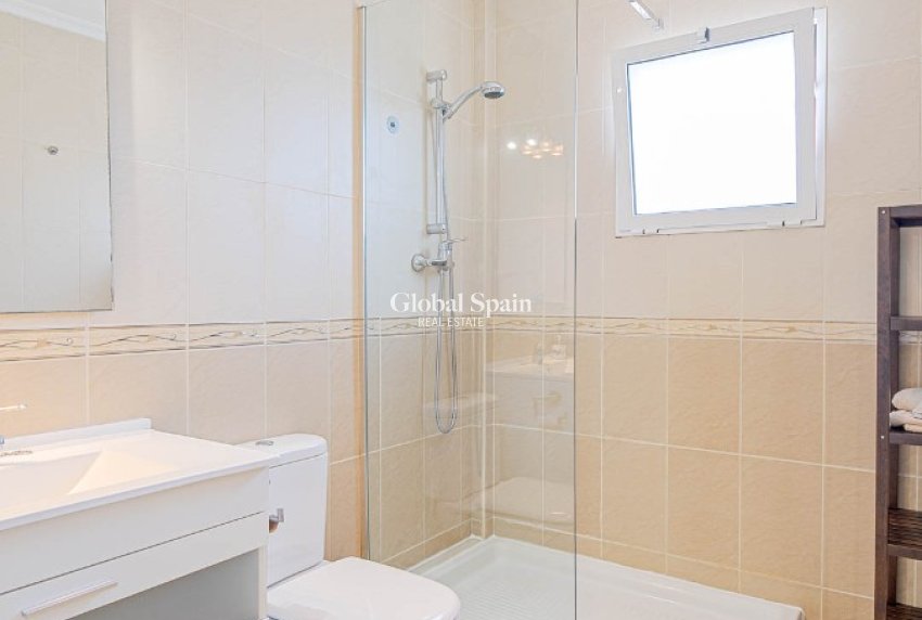 Resale - VILLA -
ALICANTE - El Campello
