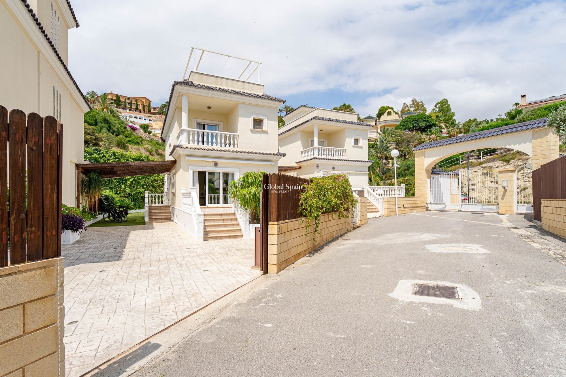 Resale - VILLA -
ALICANTE - El Campello