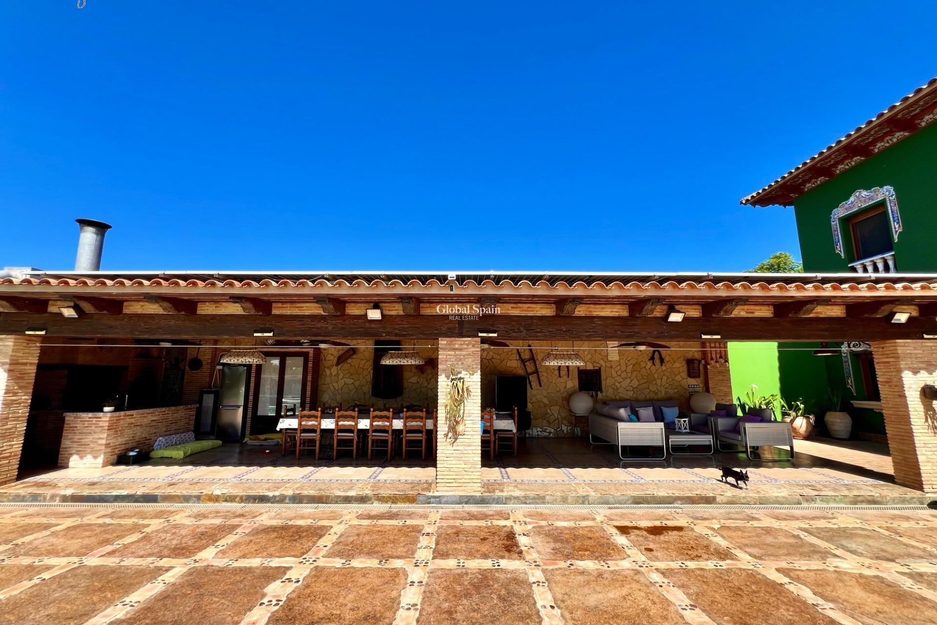 Resale - VILLA -
ALMORADÍ - Comunidad Valenciana