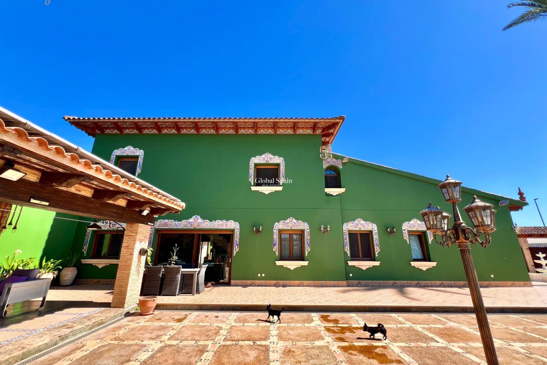 Resale - VILLA -
ALMORADÍ - Comunidad Valenciana