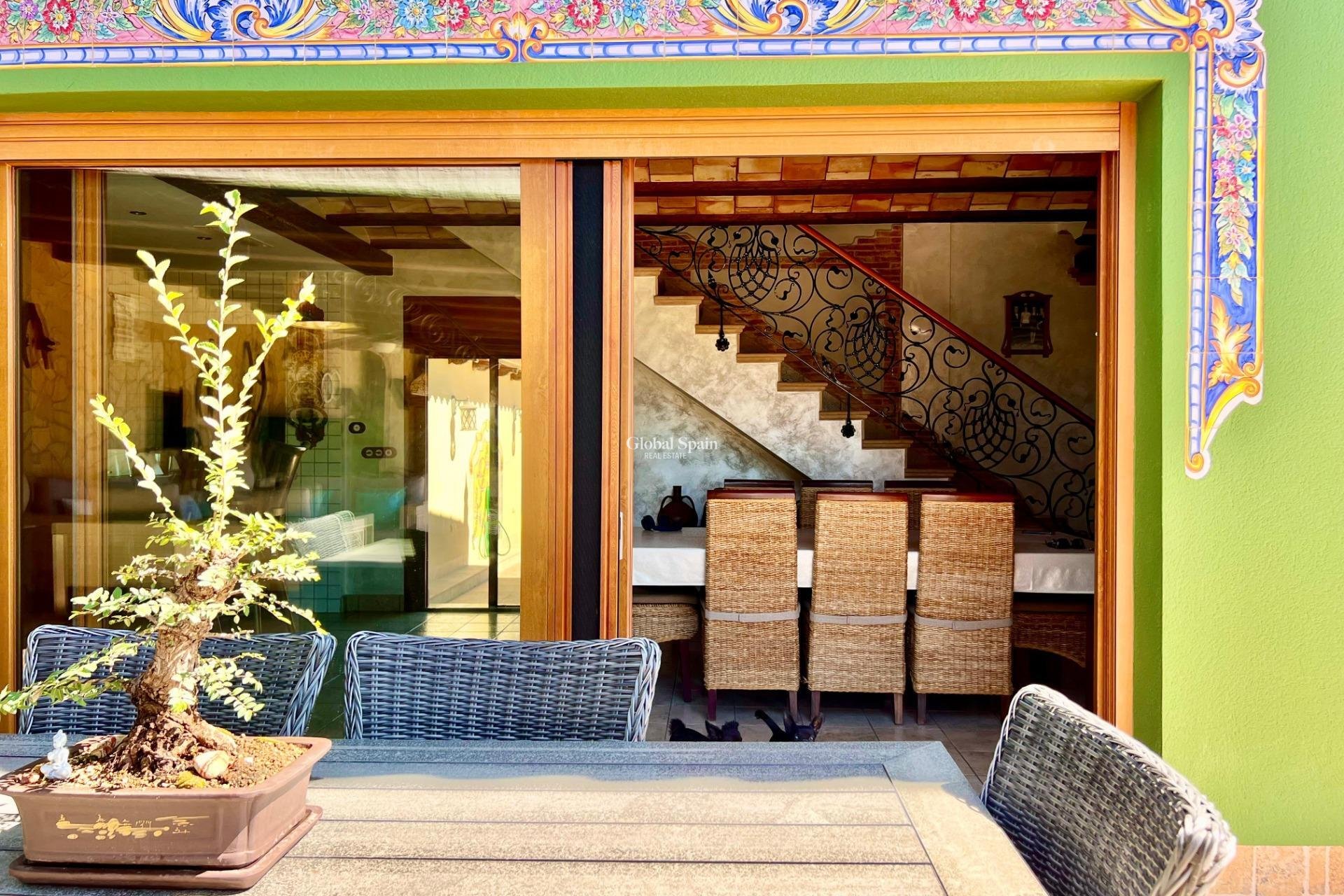 Resale - VILLA -
ALMORADÍ - Comunidad Valenciana