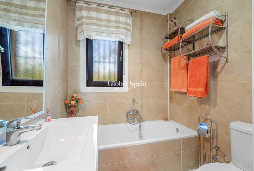 Resale - VILLA -
ALMORADÍ - Inland