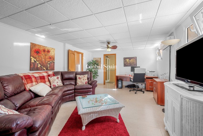 Resale - VILLA -
ALMORADÍ - Inland