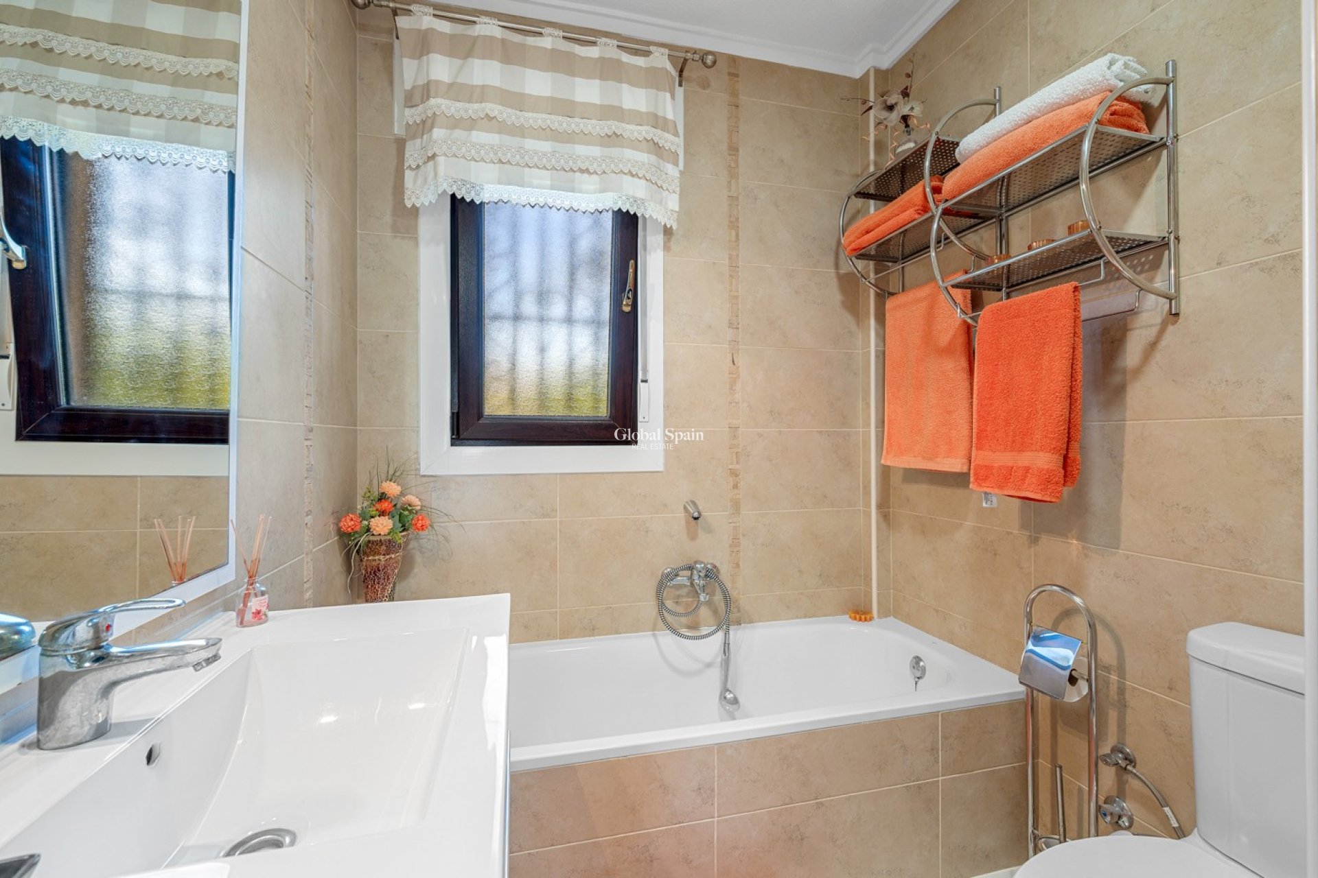 Resale - VILLA -
ALMORADÍ - Inland